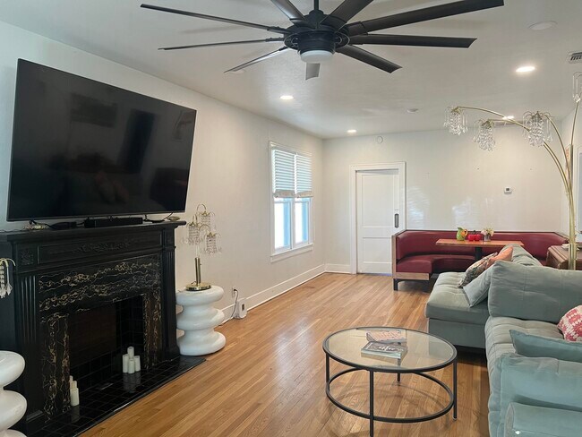 Building Photo - 2206 16th St