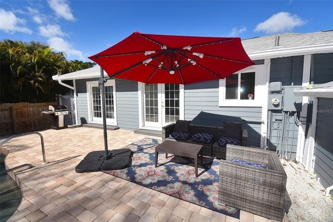 Building Photo - 2450 Hawthorne St