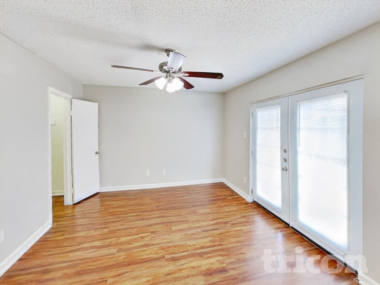 Building Photo - 623 Walston Ln