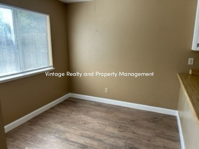 Building Photo - Available Now! Recently Updated 3 Bedroom ...