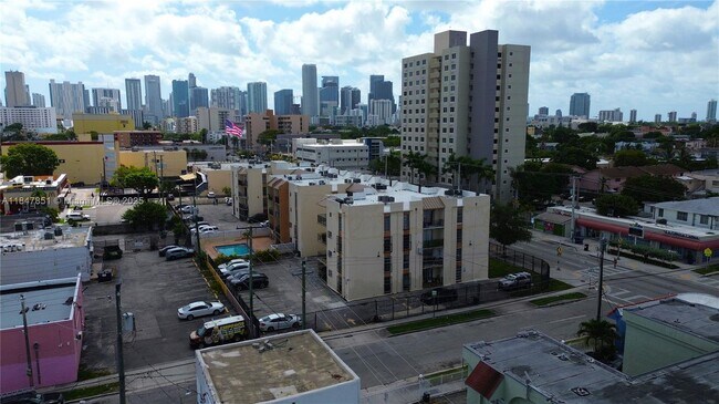 Building Photo - 1051 SW 1st St