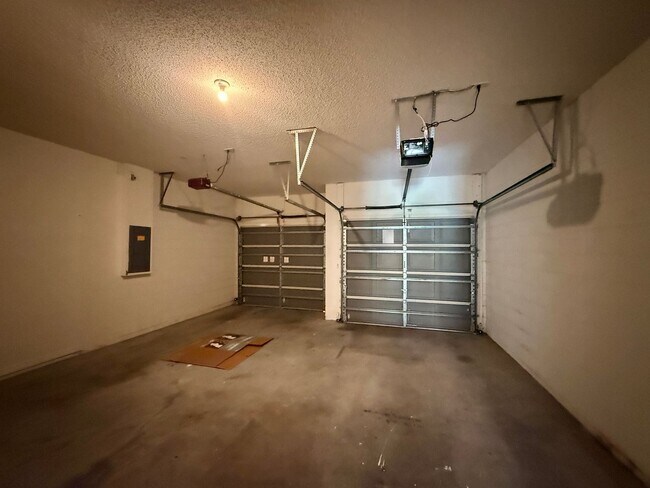 Building Photo - Nice 4/2 Two-Story Home in Seminole County...