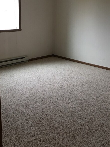 Building Photo - 1715 8th St S