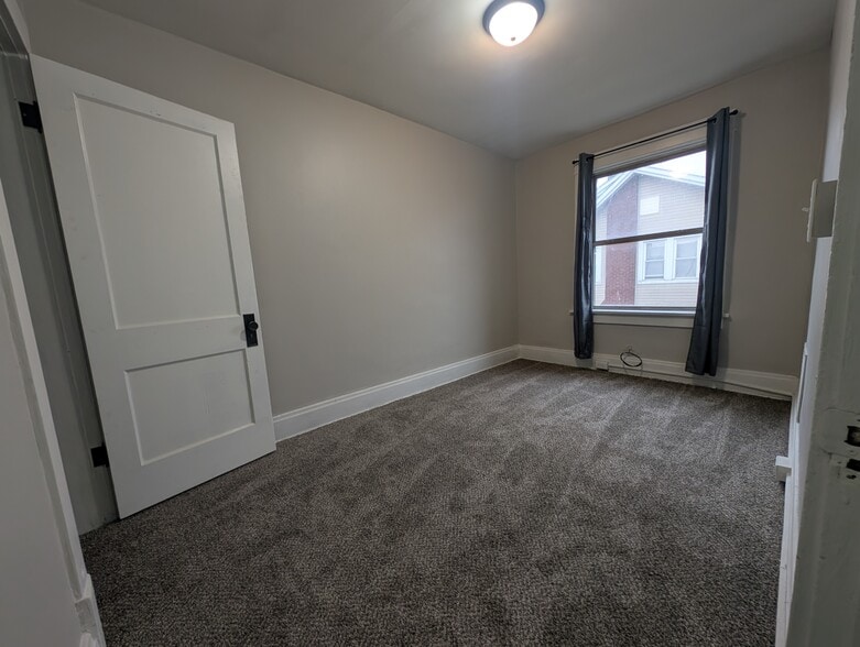 Building Photo - 940 Studer Ave