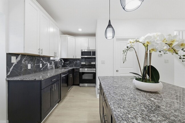 Building Photo - 803 West St