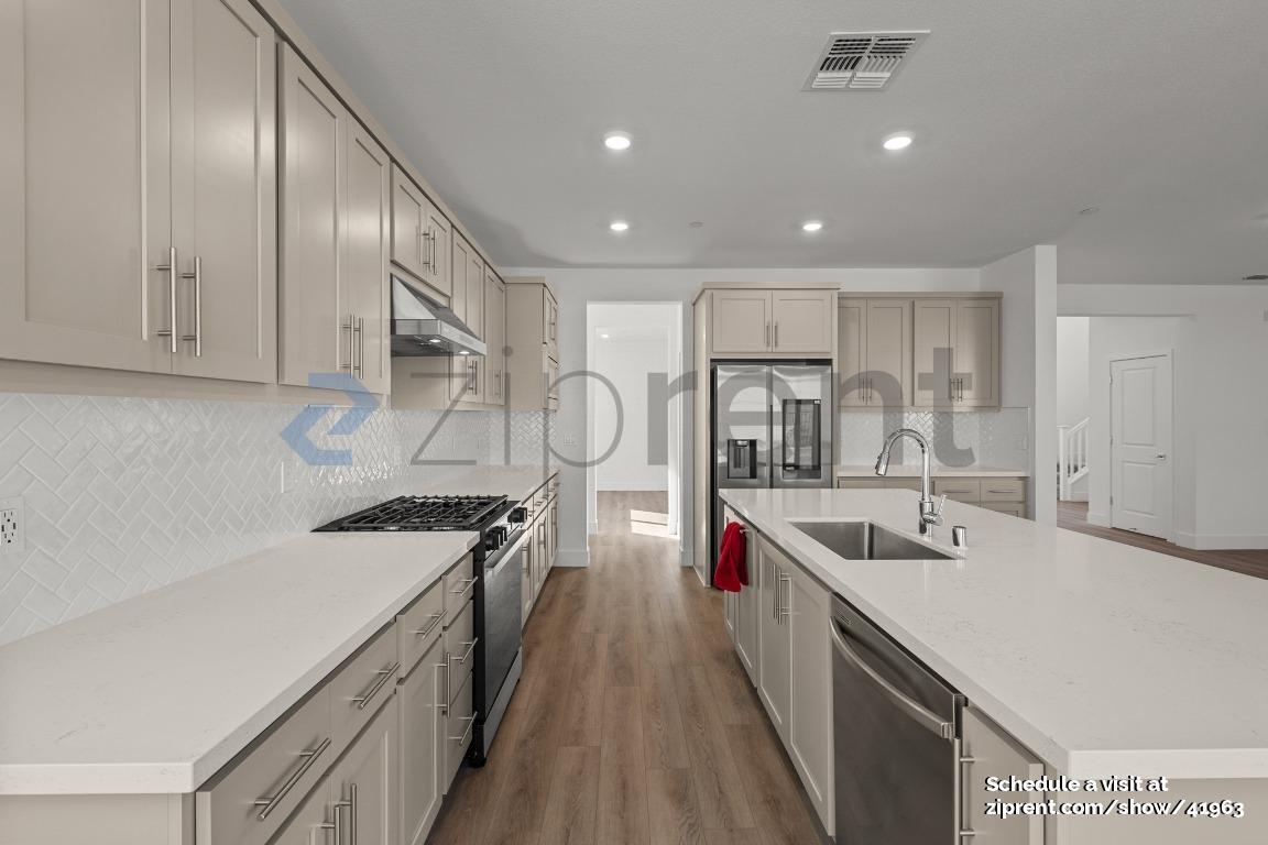 Building Photo - 7813 Lamplight Ct
