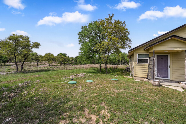 Building Photo - 2104 Mayfield Dr