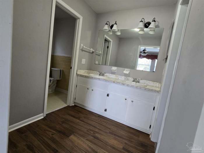 Building Photo - 3901 Croydon Rd