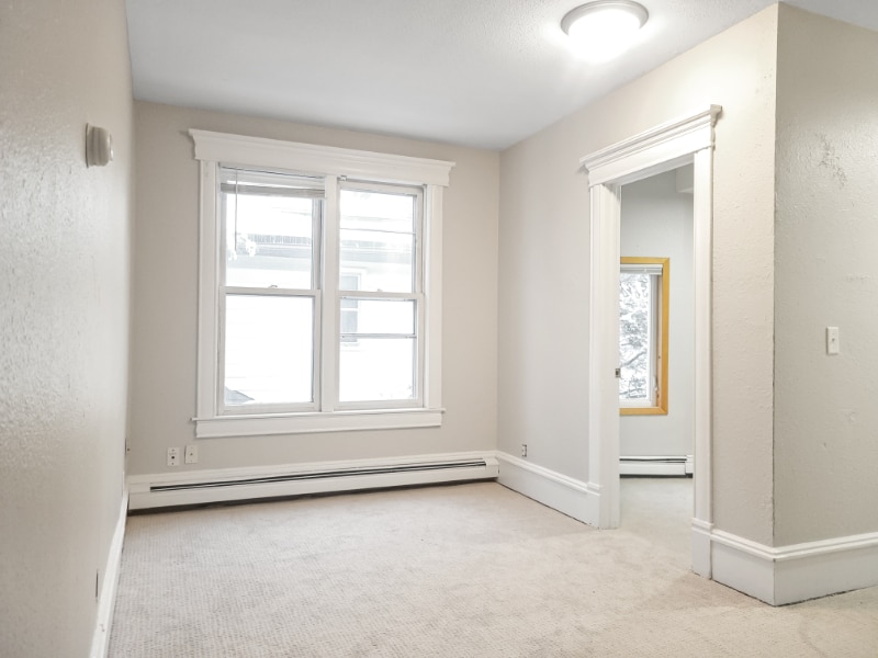 Building Photo - 644 Van Buren St NE