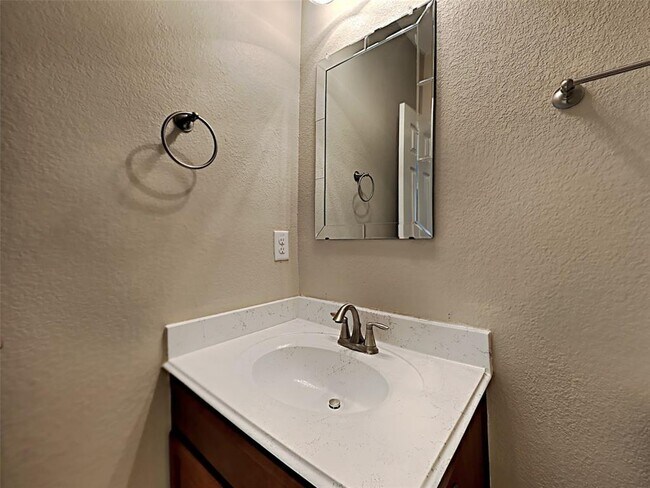Building Photo - 5206 Southern Orchard Ln
