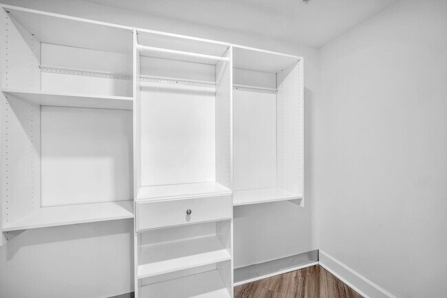 Building Photo - 4515 Main St