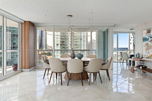 Building Photo - 16400 Collins Ave
