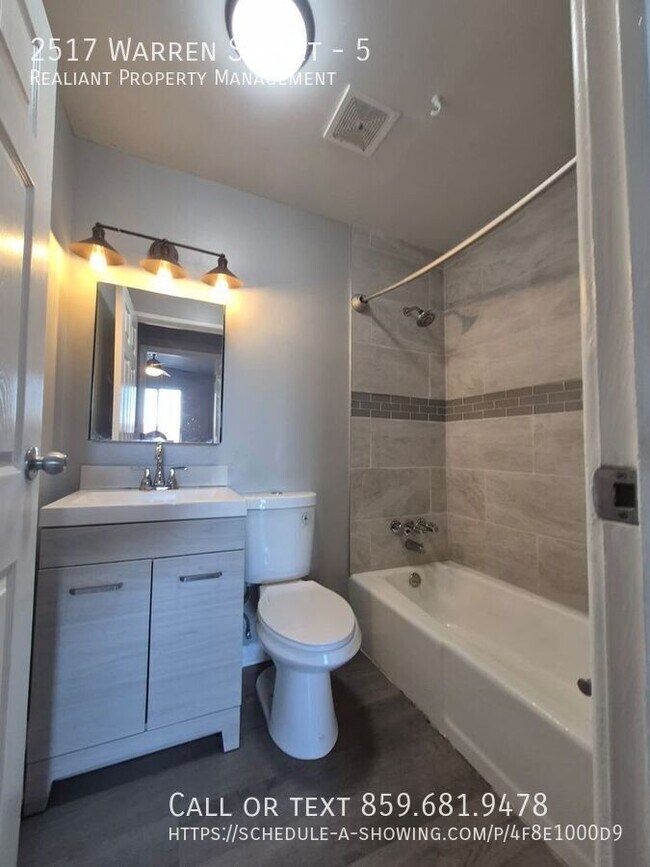 Building Photo - 2517 Warren St