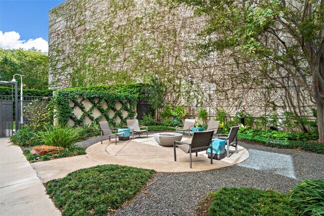 Building Photo - 3333 Allen Pkwy