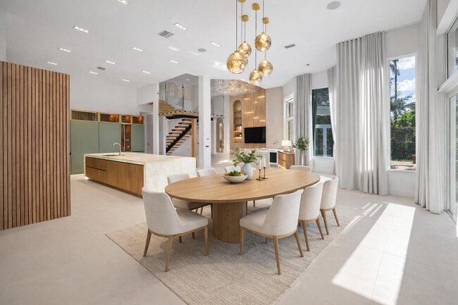 Building Photo - 3201 E Stonebrook Cir