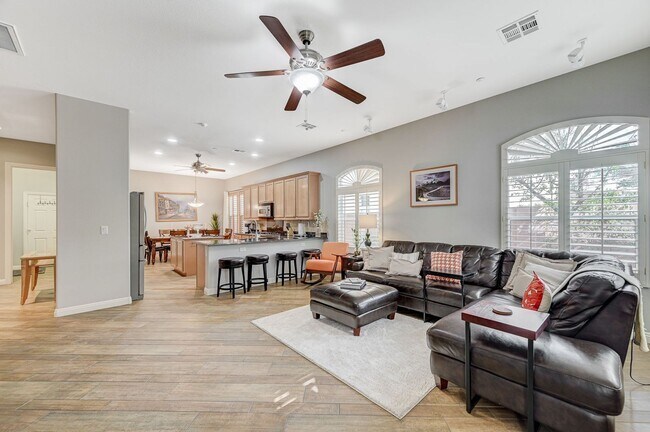 Building Photo - Stunning single-story home in picturesque community!