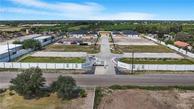 Building Photo - 18 Inspiration Rd