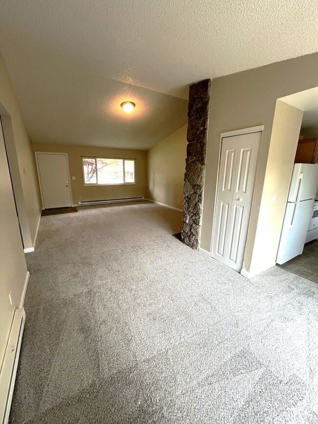 Building Photo - 18950 NW Shadow Ln