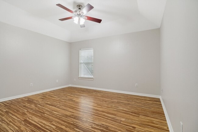 Building Photo - 12611 Brookfield Park