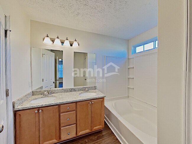 Building Photo - 511 Whitewater Ln