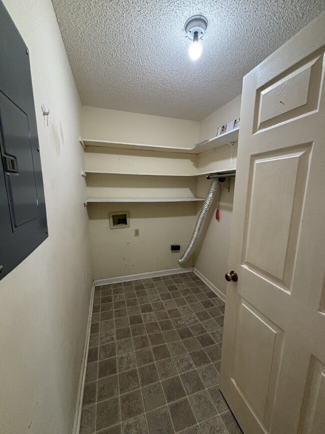 Building Photo - 113 Woodleigh Rd