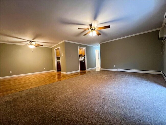 Building Photo - 395 Mendon Rd