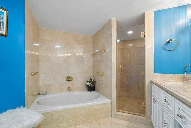 Building Photo - 3560 S Ocean Blvd