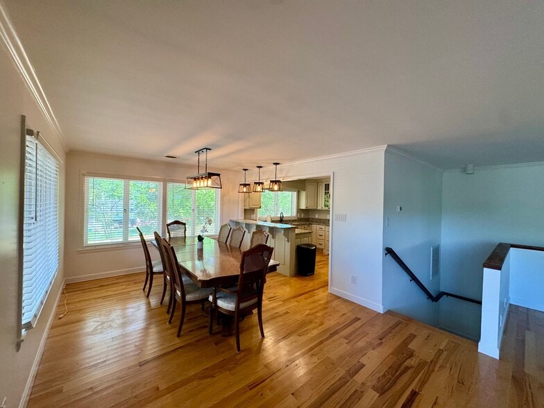 Building Photo - 732 Hillgate Rd