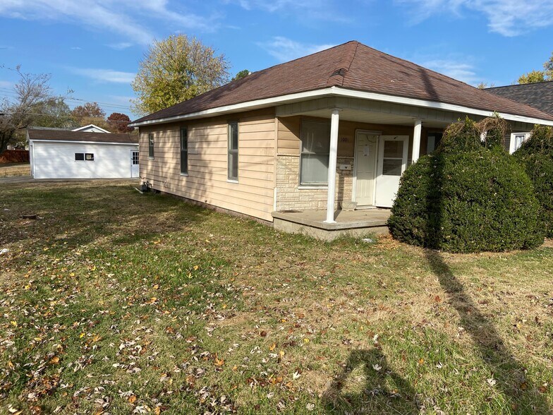 Primary Photo - 1001 N 13th St