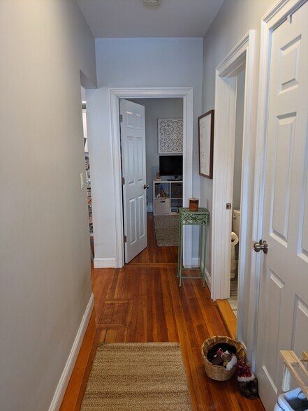 Building Photo - 113 3rd St