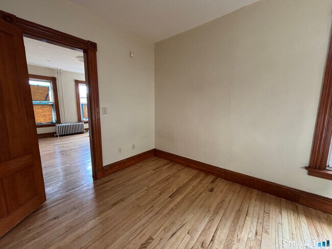 Building Photo - 1231 State St