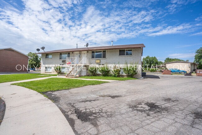 Building Photo - 1050 W 1050 S