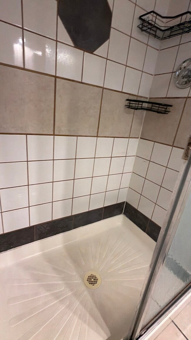 Building Photo - 1116 William St