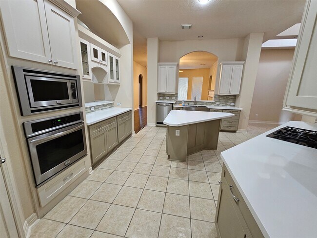 Building Photo - 3218 Waters Edge Dr