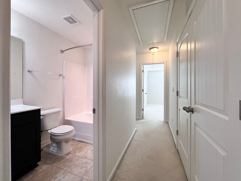 Building Photo - 9938 Sweet Basil Dr