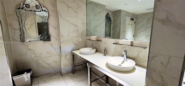 Building Photo - 1300 S Miami Ave