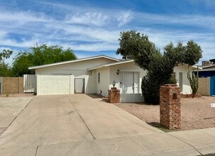 Building Photo - Nicely updated Marlette Estates home with pool, 3 beds, 2 baths.