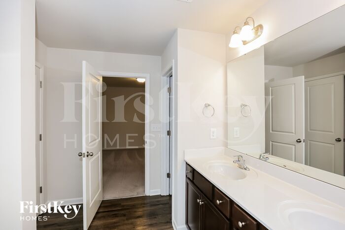 Building Photo - 9632 Hamel St