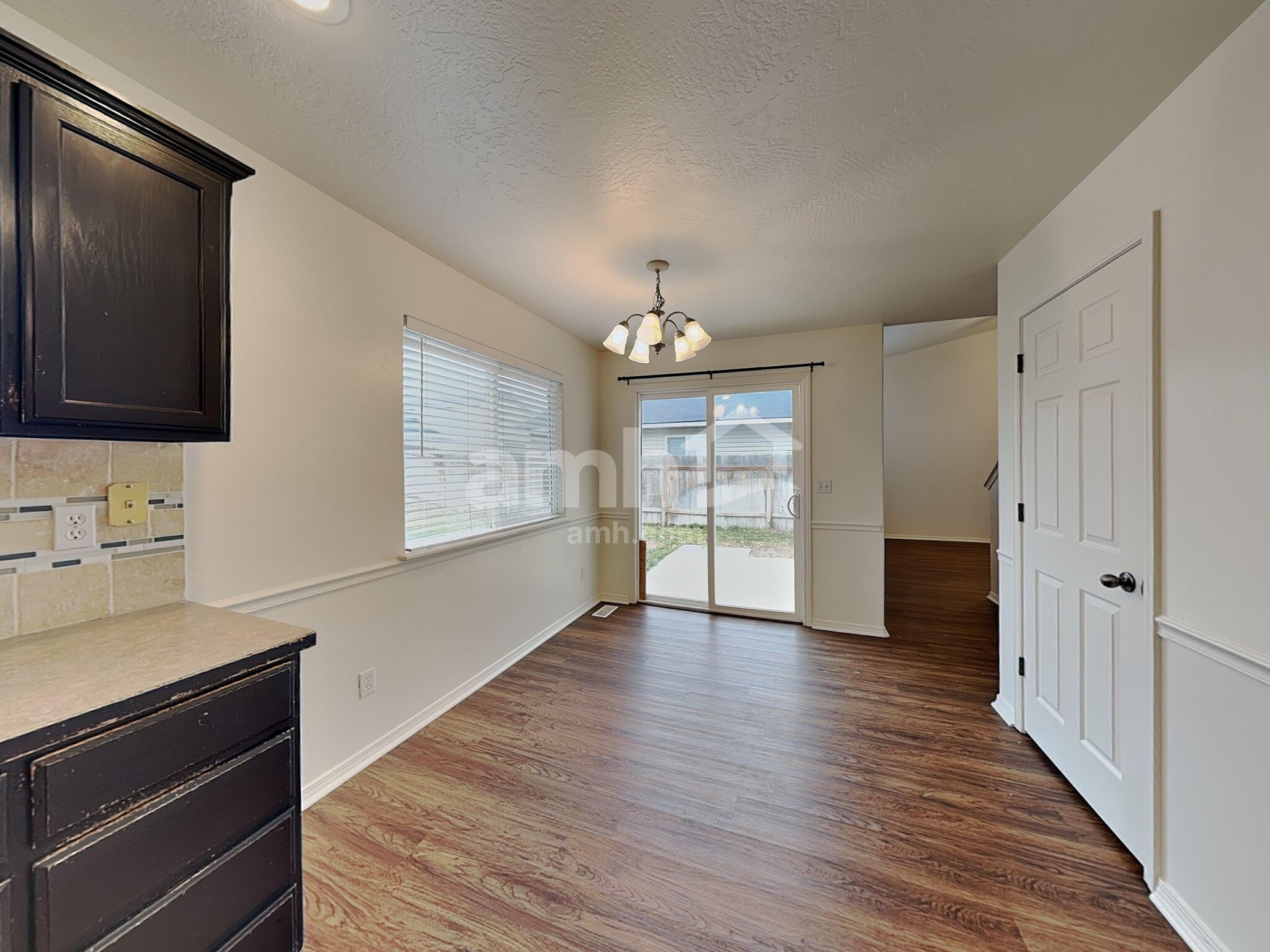 Building Photo - 2513 E Cinnamon Ln