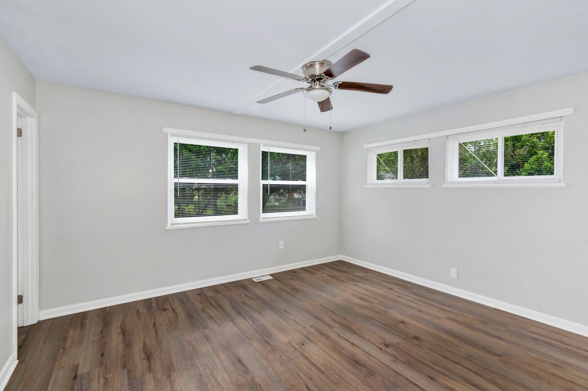 Building Photo - 3500 Ventura Rd SW