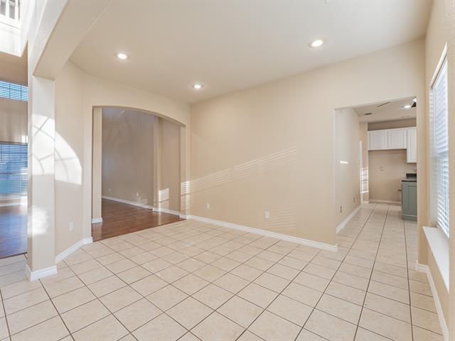 Building Photo - 210 Sendero Dr