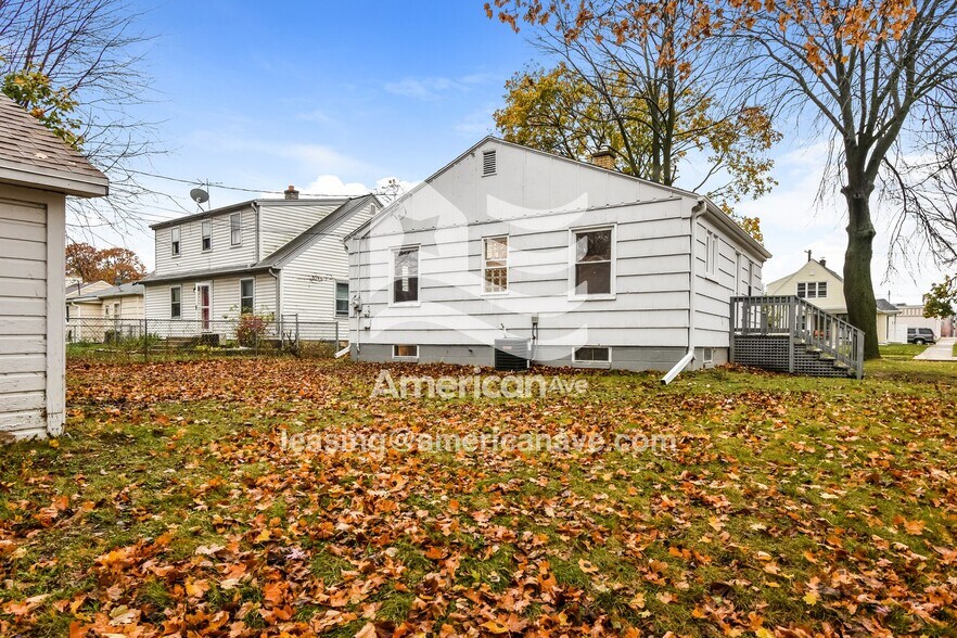 Building Photo - 5382 W Leon Terrace