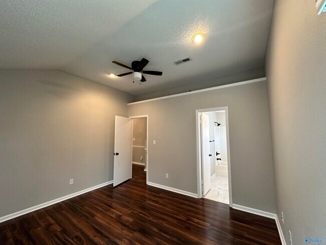 Building Photo - 13065 Hermosa Dr SW