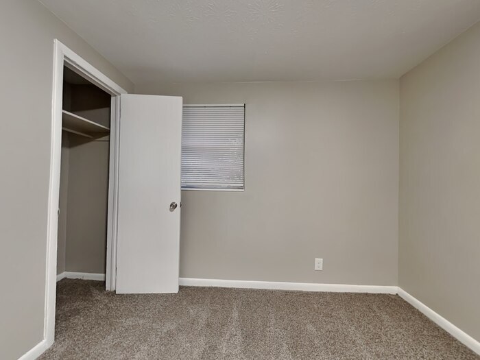 Building Photo - 7047 Sonora Dr N