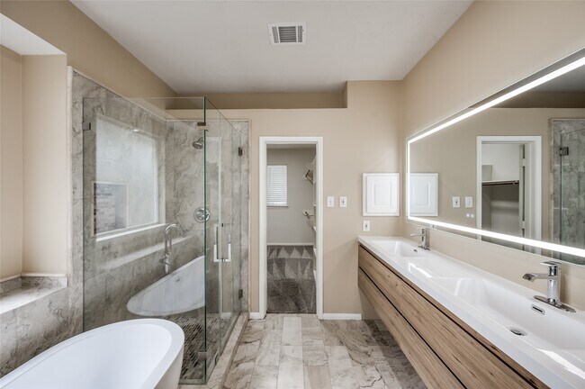 Building Photo - 3402 Caloway Ct