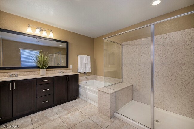 Building Photo - 10683 Country Knoll Way