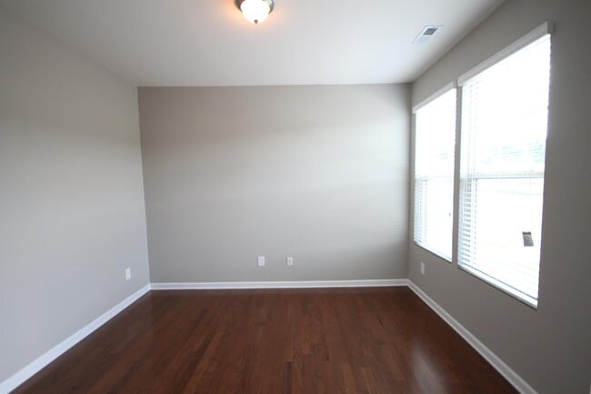 Building Photo - 2233 Sunny Cove Dr