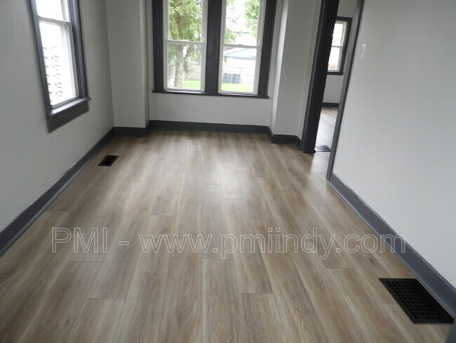 Building Photo - 154 S 9th Ave
