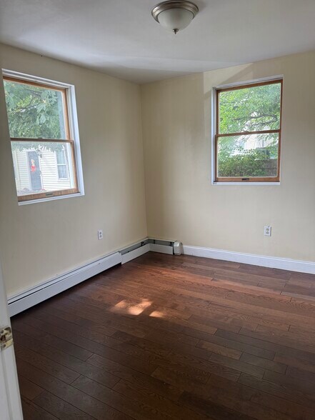 Building Photo - 60 Comstock Ave
