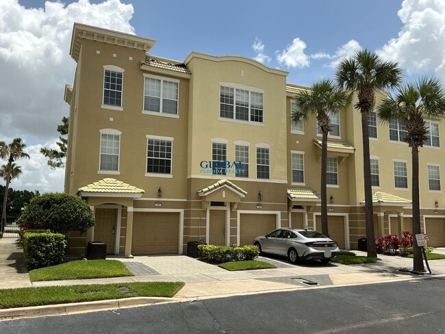 Building Photo - 3Bdrm Townhome -- Gated Community of Vista...